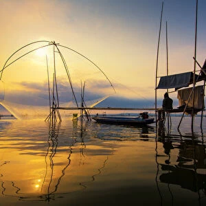 The traditional fishing in Huai Luang Reservoir