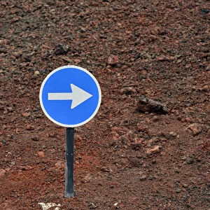 Traffic sign, arrow to the right, Timanfaya National Park, Montanas del Fuego, Fire Mountains, Lanzarote, Canary Islands, Spain