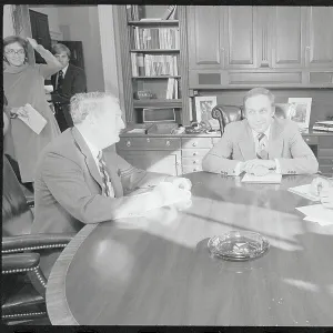Images Dated 1976 November: 5 Nov 1976