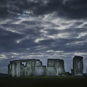 UK, Stonehenge, Scenic view at dawn UK, Stonehenge, Scenic view at dawn