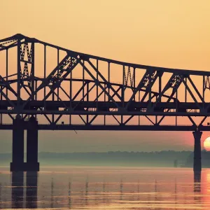 USA, Kentucky, Louisville, Sunrise by Ohio River USA, Kentucky, Louisville, Sunrise by Ohio River