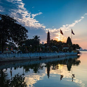 Vietnam - Tran Quoc Pagoda Landscape Sunset