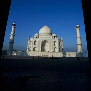 View of the Taj Mahal through archway, Agra, Uttar Pradesh, India
