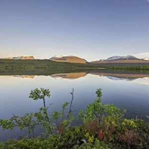 Vuolio Njahkajavri Lake, Lapporten trough valley, glacial trough, at the back, Abisko National Park, Norrbotten County, Sweden
