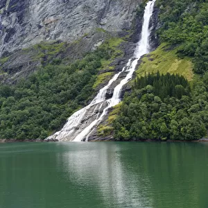 Waterfall The Suitor in the Geiranger Fjord, UNESCO World Heritage Site, Norway, Scandinavia, Northern Europe