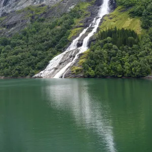 Waterfall The Suitor in the Geiranger Fjord, UNESCO World Heritage Site, Norway, Scandinavia, Northern Europe