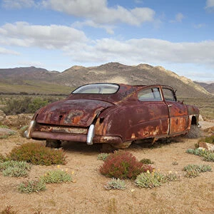west coast, rusted, car, fynbos, kamiesberg, karoo, isolated, mountains, clouds, color image
