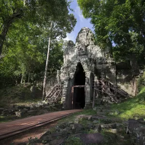 West Gate of Angkor Thom West Gate of Angkor Thom
