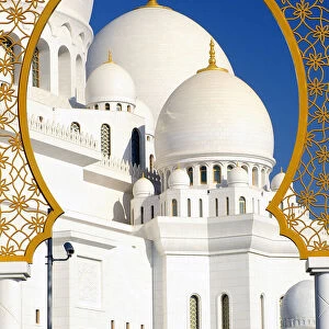 Mosques Around the World Photo Mug Collection: Sheikh Zayed Grand Mosque, Abu Dhabi