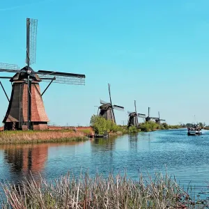 Windmills of Kinderdijk, Netherlands Windmills of Kinderdijk, Netherlands