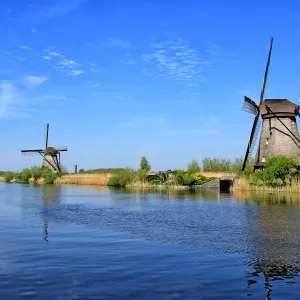Windmills of Kinderdijk, Netherlands Windmills of Kinderdijk, Netherlands