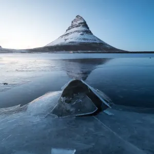 Winter kirkjufell ice cracked Winter kirkjufell ice cracked