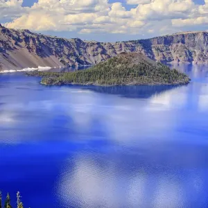 Wizard Island on Crater Lake, Crater Lake National Park, Oregon, USA Wizard Island on Crater Lake, Crater Lake National Park, Oregon, USA