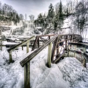 Wooden bridge and Chittenango Falls