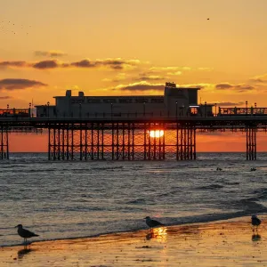 Il molo di Worthing al tramonto. Il molo di Worthing al tramonto.