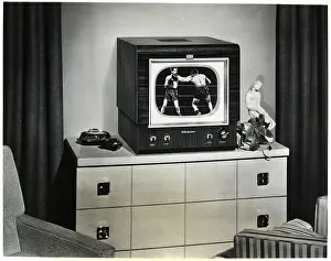 1950S Tv W/Fake Boxing Match On Screen