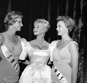 Lac0132 Prints: 1959 Miss Universe Contestants