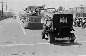 Huty33940 Prints: 1972 Watts Summer Festival - Parade