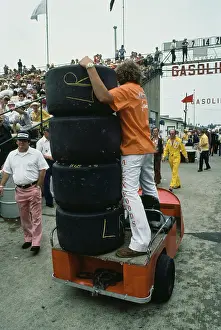 Huty32642 Prints: 1978 Indianapolis 500 - Preparations