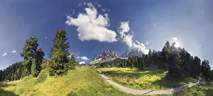 Images Dated 25th August 2011: 360 panoramic view of the Adolf Munkel Weg trail, with the Geisler Mountains