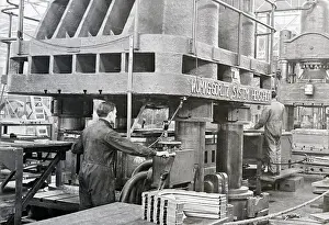 4000-Ton Press In Aircraft Factory