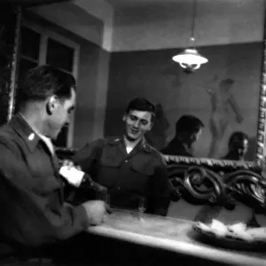 Prints of 522, adults, alcohol, antique, bar, beverage, black and white, caucasian, , Vintage Black and White, 86540229 Stockbyte Prints: 522, adults, alcohol, antique, bar, beverage, black & white, caucasian, drink, half-length