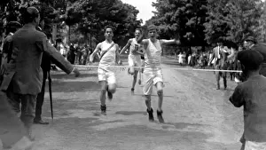 Approaching Prints: 522, adults, antique, approaching, black & white, caucasian, finish, finish line