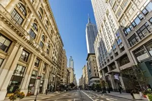 Images Dated 12th October 2015: 5th Avenue with Empire State Building, New York
