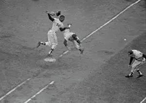 Aaron Stealing Base During World Series