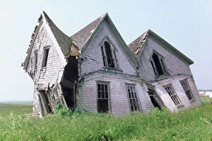 Derelict Buildings Gallery: abandoned, architecture, building, canada, collapsing, condemned, damaged, day, destroyed