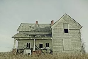 abandoned, architecture, charlevoix, color image, day, dilapidated, dry, farmhouse