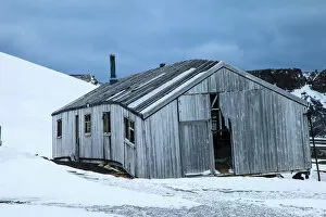 Antarctica Gallery: Abandoned house on Deception Island