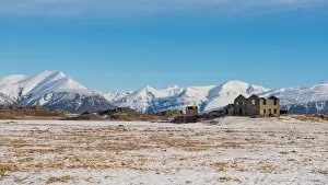 Images Dated 10th March 2015: Abandoned house with the snowy mountain