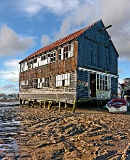 Images Dated 2nd January 2014: Abandoned timber built Granary building