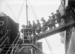 1909 Prints: Abandoning Ship