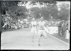 Abel Kiviat Winning a Race