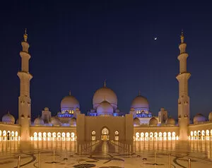 Images Dated 3rd May 2012: Abu Dhabi, Sheikh Zayed Mosque