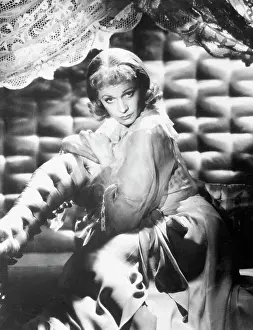 Dressing Gown Prints: Actress Vivien Leigh