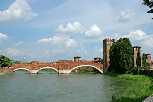 Images Dated 5th June 2014: Adige at Castelvecchio, Castelvecchio, Verona province, Veneto, Italy