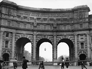 Landscape Male Architectural Prints: Admiralty Arch