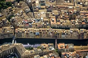 Images Dated 18th July 2014: Aerial view, Call, Jewish quarter on the river Onyar, Girona, Catalonia, Spain
