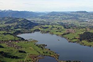 Aerial view, Niedersonthofener Lake in the Upper Allgaeu, Allgaeu, Bavaria, Germany, Europe