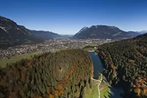 Images Dated 22nd October 2011: Aerial view, Riessersee, Garmisch-Partenkirchen, Mt Wank, Wetterstein Range, Loisachtal Valley
