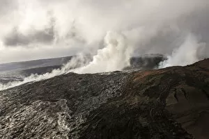 Gallo Landscapes Gallery: Aerial view of smoke from Mauna Loa Caldron, Big Island, Hawaii, USA