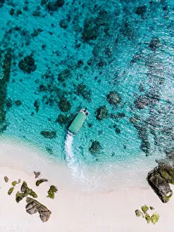 Images Dated 15th March 2018: Aerial view of tropical beach and boat on clear water, Kerama Islands, Okinawa, Japan