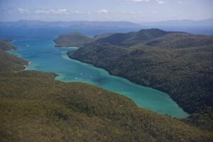 Images Dated 18th September 2008: Aerial view of the Whitsunday Islands, Queensland, Australia