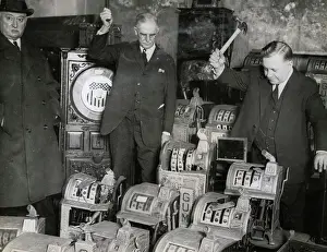 Effort Prints: Agents Destroying Slot Machines