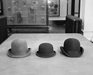 Images Dated 30th May 2015: Get Ahead Get A Hat