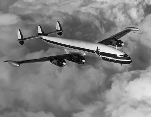 Burbank Prints: Airplane in Flight