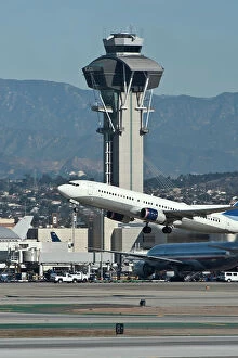 Images Dated 24th April 2011: Airport Control Tower and Boeing 737